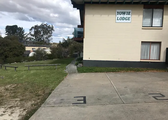 Yowie 3 - Yowie Lodge